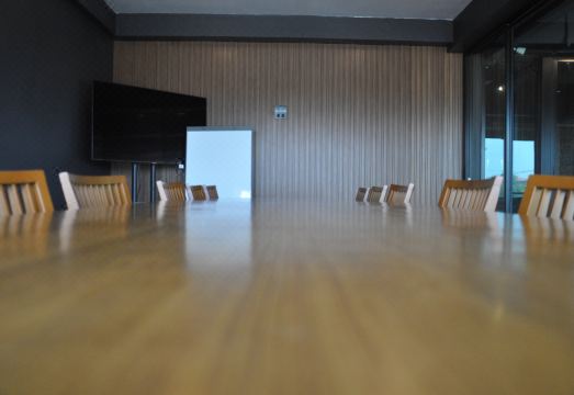 The Bedrooms Maeklong Hotel and Services Apartment