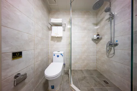 Zhuote Apartment (Qingdao May Fourth Square)