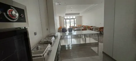 Jinxing Grand Hotel Отели рядом с достопримечательностью «CNOOC Engineering Technology College Xinjiang Branch»