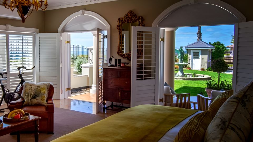 Grand Lux Boutique Manor