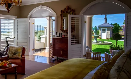 Grand Lux Boutique Manor