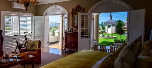 Grand Lux Boutique Manor