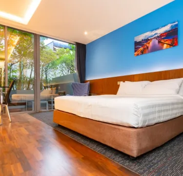 ห้องพรีเมียร์เด็ค (ปลอดบุหรี่)