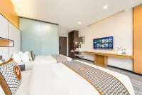 色達雲菲ホテル（金馬広場）