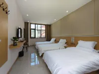 Yunqiu Mountain Mountain View Homestay Hotels in Xiangning