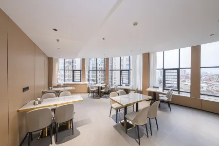 Huangdao Hotel, Jinjiang Отели рядом с достопримечательностью «Anping Bridge»