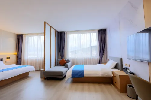 Collection Hotel (Zoige Bus Passenger Transport Center)