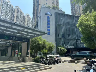 Days Hotel Fuzhou Xiangfeng (May Fourth North Taihe Plaza Store) Hotel in zona Xuanling Mausoleum