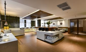 QIANNA Tingfei Hotel (Kaifeng Songcheng Road Station)