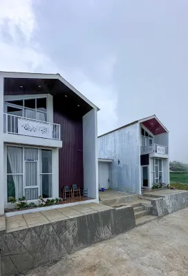 Skypiea dieng Hotels near Sikidang Crater