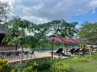 Nam Ou Riverside Resort Hotel di Park Ou