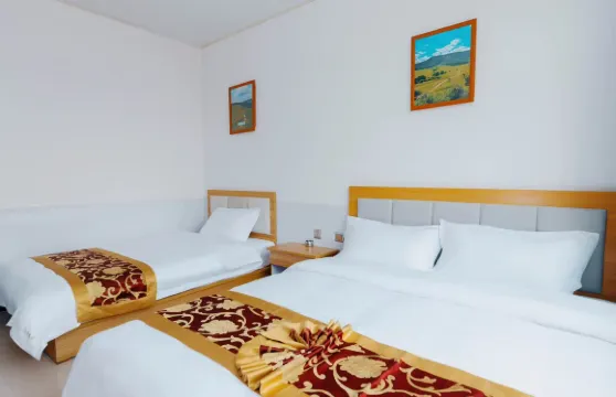 烏蘭布統八方來客度假村