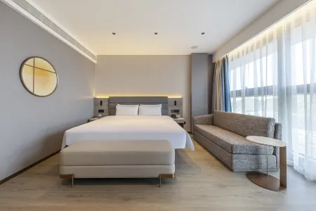 Palace Hotel (Huzhou High speed Railway Station Branch) Отели рядом со станцией Huzhou Railway Station