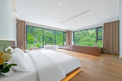 Sun & Moon Mountain B&B (Anhui South Sichuan Tibetan Line Store)