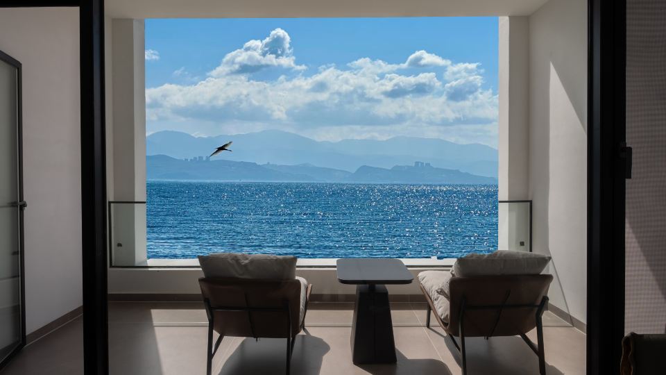 Dali Atlas Smart Sea View Retreat