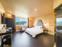 H Avenue hotel jungkwan Jeonggwan Catholic Church周辺のホテル