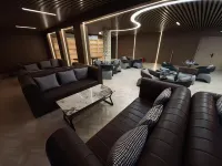 Old Youth · Tomorrow International Youth Hostel (Jinan Daming Lake Railway Station Chaoran Building)