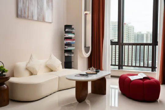 Bojing No.5 hotel Отели рядом с достопримечательностью «Hainan Sports Training Hall»