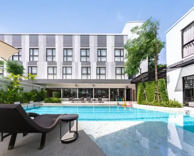 Gate43 Airport Hotel Hotels near Bangkok Flight Services