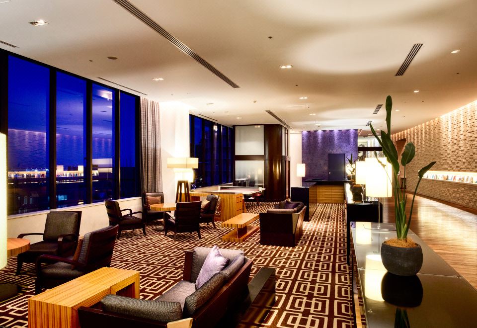 호텔 하단 쇼핑몰 전경