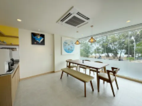 Fishtail Hostel Phuket カロン ビューポイント周辺のホテル