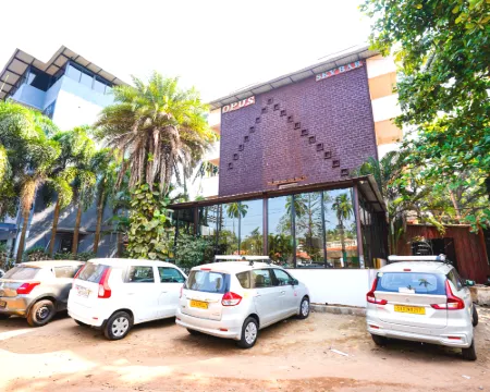 米萊登歐普斯酒店 安朱納海酒店