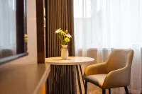 Baiyulan Hotel (Donggang Huanghai Grand Market Branch) Hotels near Zhang Island