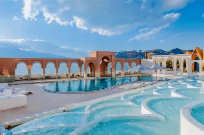 Lis Amman Holiday Villa Seaview Pool Estate Hotel (Erhai Airport Branch) Hotels near Dali Fengyi Airport