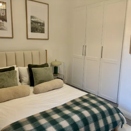 Stylish 1 Bed Edinburgh City Centre Apartment