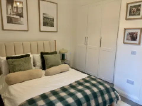 Stylish 1 Bed Edinburgh City Centre Apartment