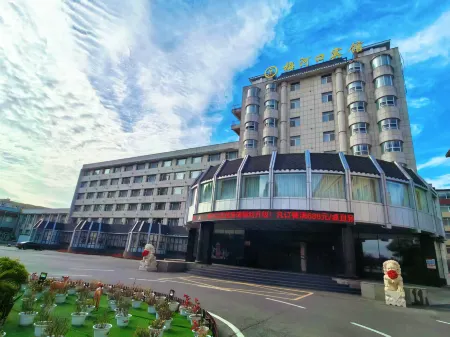 MEIHEKOU HOTEL Отели рядом с достопримечательностью «Meihekoushi Zhangbai Mountain Botanical Garden»