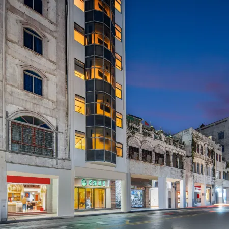 Totoro Spirit Hotel (Haikou Qilou Old Street Jiefangxi Branch)