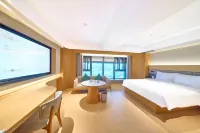 JI Hotel (Zhaoqing Seven Star Crags East Gate Plaza Hengyu City)