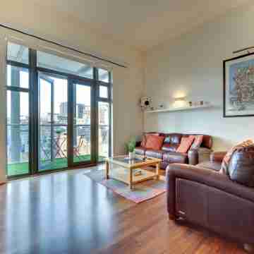 Crown Apartments by Week2Week Rooms