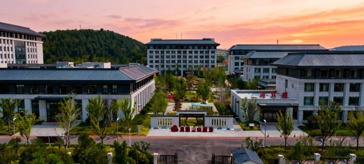Fei County Yulongshan Grand Hotel Hotele w: Powiat Fei