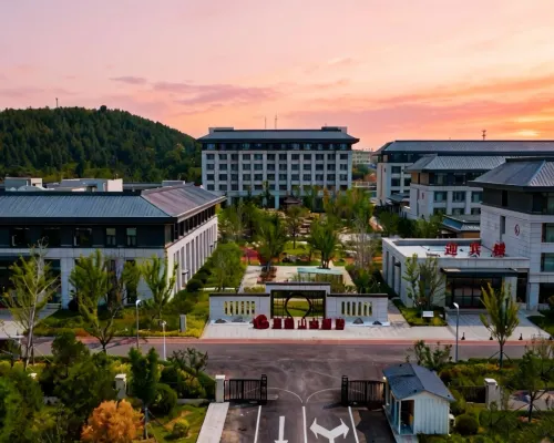 費県玉龍山ホテル 費県のホテル
