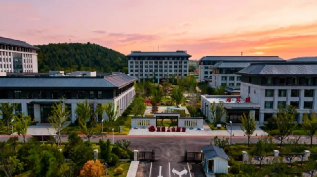 Fei County Yulongshan Grand Hotel