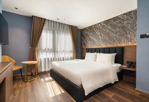 나이스시 호텔 스위트 & 스파