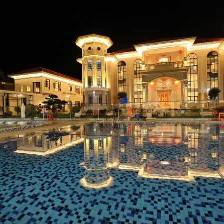 Huayue Village Hot Spring Hotel