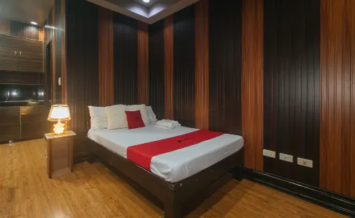 RedDoorz Plus @ Canley Residential - 2-Star