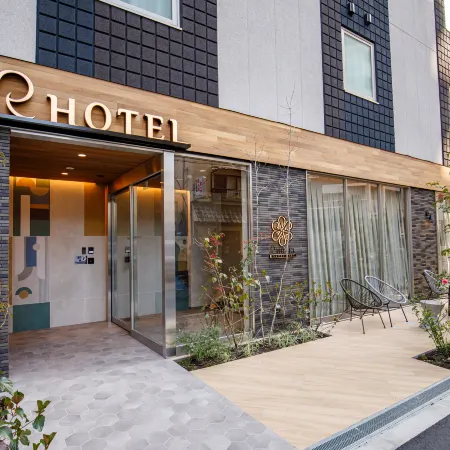 R Hotel Namba East