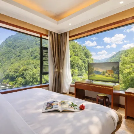 Lixian Yujingyuan Theme Hotel(Bipenggou Scenic Area · Lixiao Road Store)