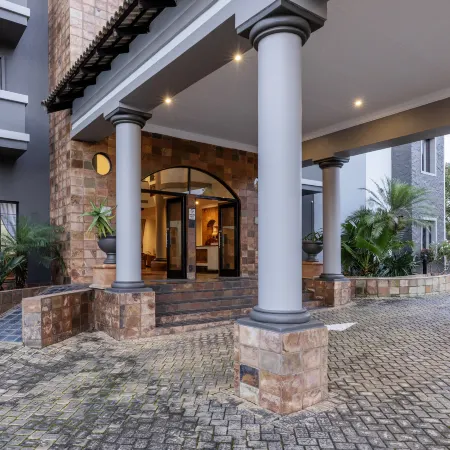 Basden Wood Hotel (RF) PTY LTD