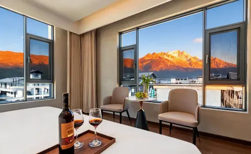 Liuyun Residence · Patriotic Theme Snow Mountain Panoramic Boutique Stay
