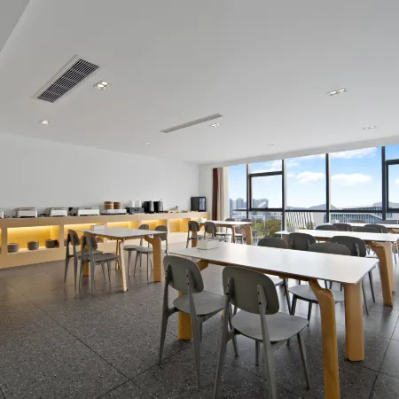 Zhoushan Guanlan Hotel