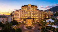 Tengchong East Lake Thermal Spa Hotel