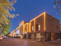 ELONG WG.INTL BEIJING SANLITUN Hotels in Пекін