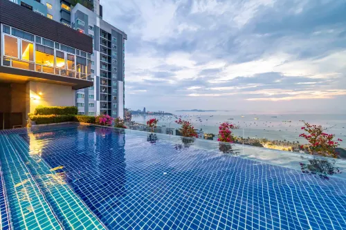 Muxa Condo - Centric Sea