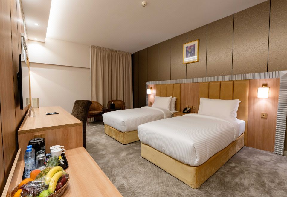 Luxe Grand Hotel 로비