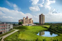 Xingcheng Hotel (Bijie Weining Caohai Railway Station)